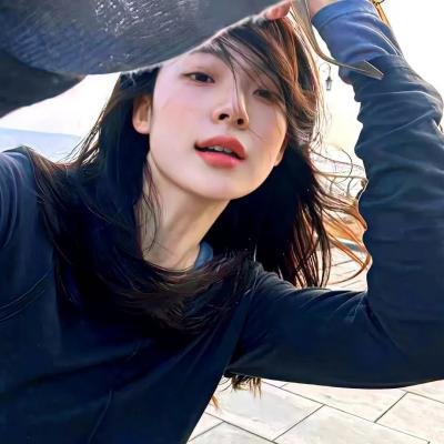 导演之子晒豪宅名表，家长出面回应，整整一周引热议